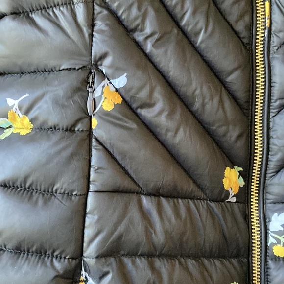 STUNNING LIKE NEW JOULES CHEVRON QUILTED SHORT PUFFER JACKET - Picture 3 of 4